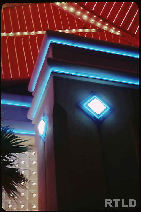 Flamingo Fixture Lg.JPG (52386 bytes)