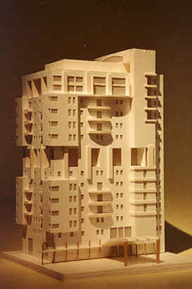 building 1 gangi.JPG (32978 bytes)